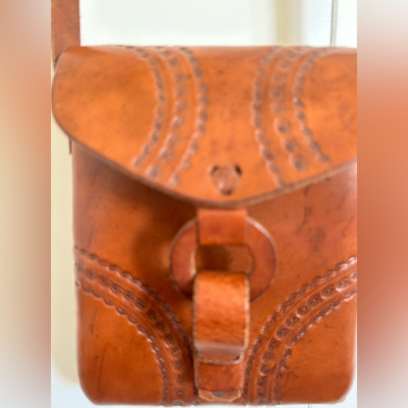 Artisan made Native American handmade purse. Cognac leather. Like new. - Picture 3 of 9